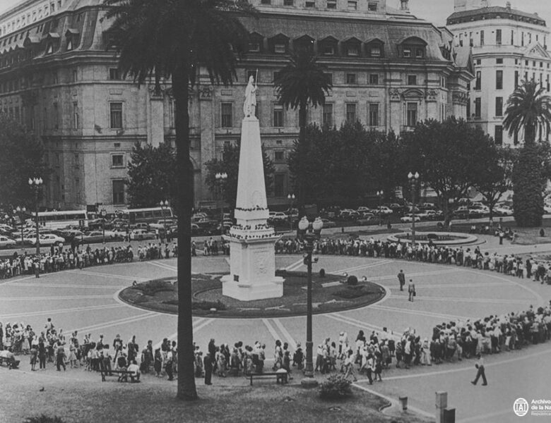Resistencias/resiliencia: dos mujeres, dos historia